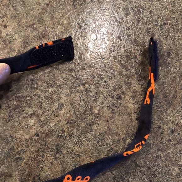 George tie with Velcro closer size 3-6 months - Picture 4 of 5